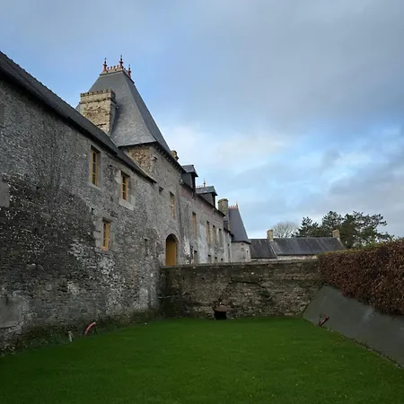 Domaine Du Manoir De 3* Vains